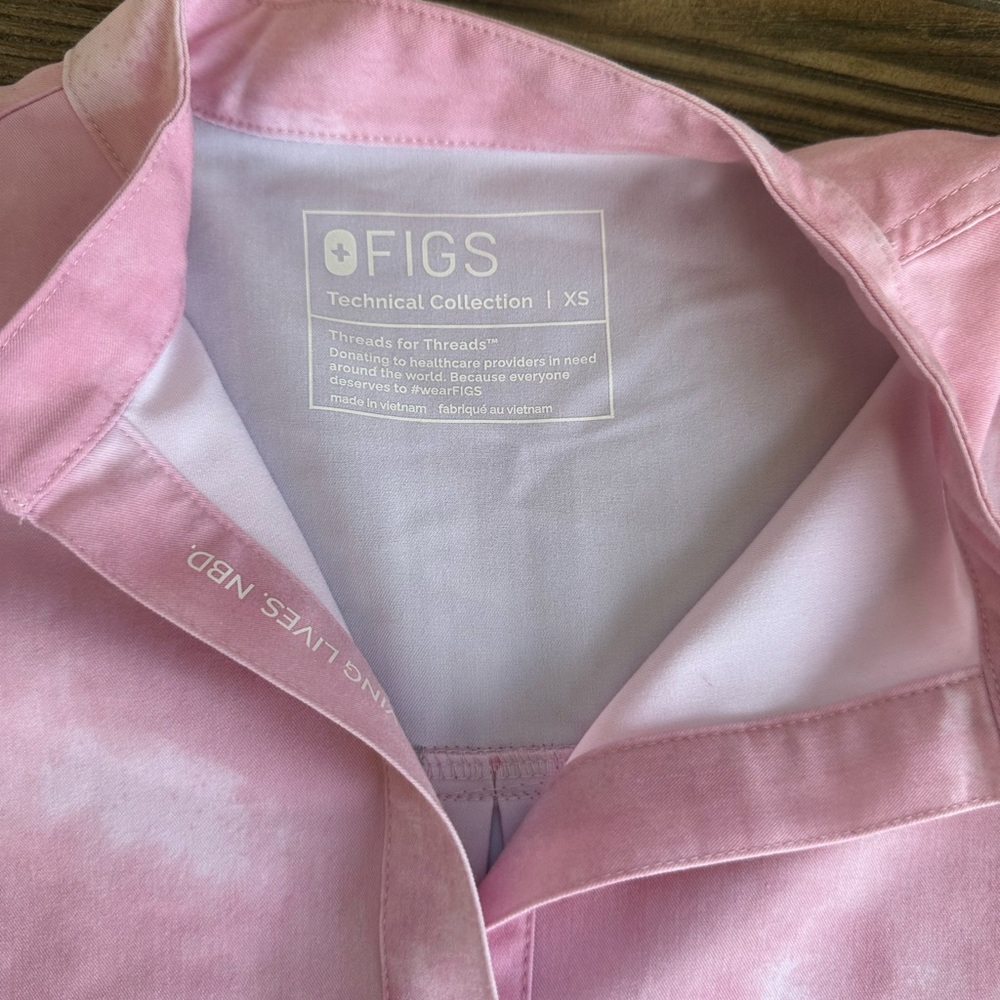 Figs Rafaela  Scrub Top Pink Tie-Dye Limited Edition - Picture 5 of 8